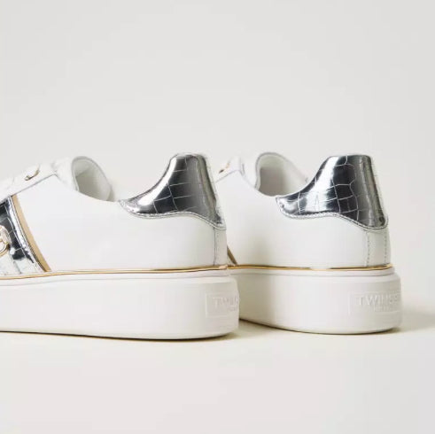 SNEAKERS IN PELLE CON OVAL T
