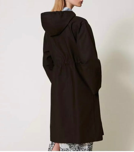 PARKA CON CAPPUCCIO E RICAMO