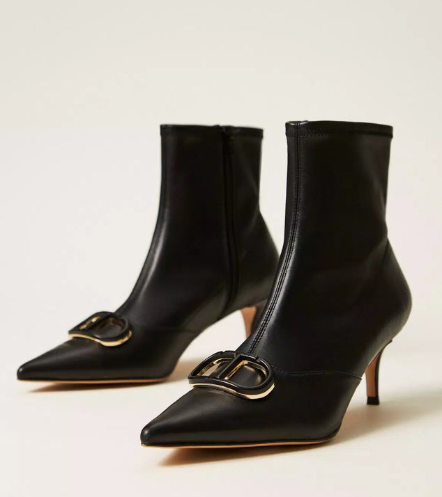 STIVALETTI CON OVAL-T