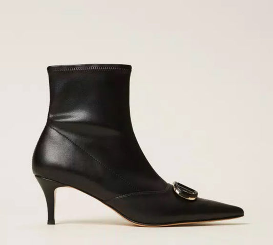 STIVALETTI CON OVAL-T