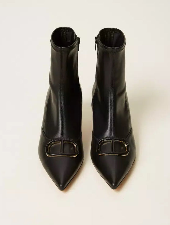 STIVALETTI CON OVAL-T